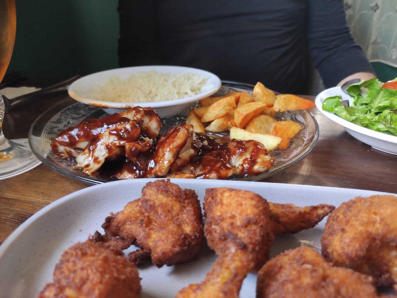 Queen's Kitchen Bar צומת ווסט,  שעל — פאבים, תמונה 4