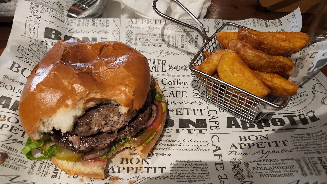 Queen's Kitchen Bar צומת ווסט,  שעל — פאבים, תמונה 6